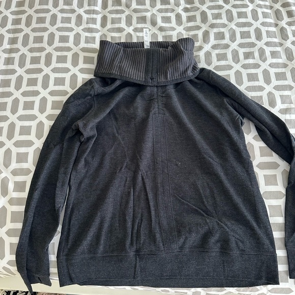 Lululemon high neck sweatshirt - Picture 2 of 3